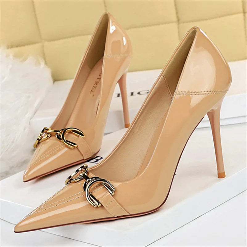 Women 7cm 10cm High Heels Wedding Nude Green Red Pumps Lady Luxury Designer Replica Metal Chain Stiletto Low Heels Fashion Shoes