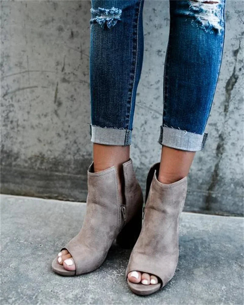 Casual Skinny Pencil Pant Women Streetwear Hole Worn Slim Jeans Pants Trendy Ripped Stretch Light Blue Denim Trousers For Female