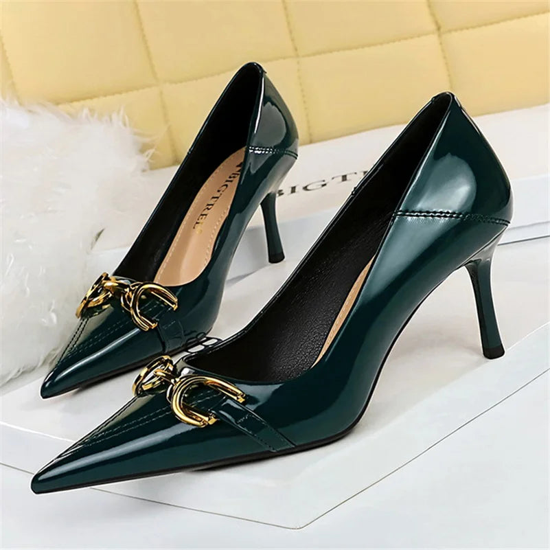 Women 7cm 10cm High Heels Wedding Nude Green Red Pumps Lady Luxury Designer Replica Metal Chain Stiletto Low Heels Fashion Shoes