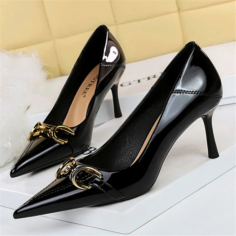 Women 7cm 10cm High Heels Wedding Nude Green Red Pumps Lady Luxury Designer Replica Metal Chain Stiletto Low Heels Fashion Shoes
