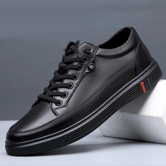 New Shoes for Men Genuine Leather Casual Shoes Spring Autumn Cool Black Flat Skateboard Shoes Youth Fashion Slip-on Sneakers